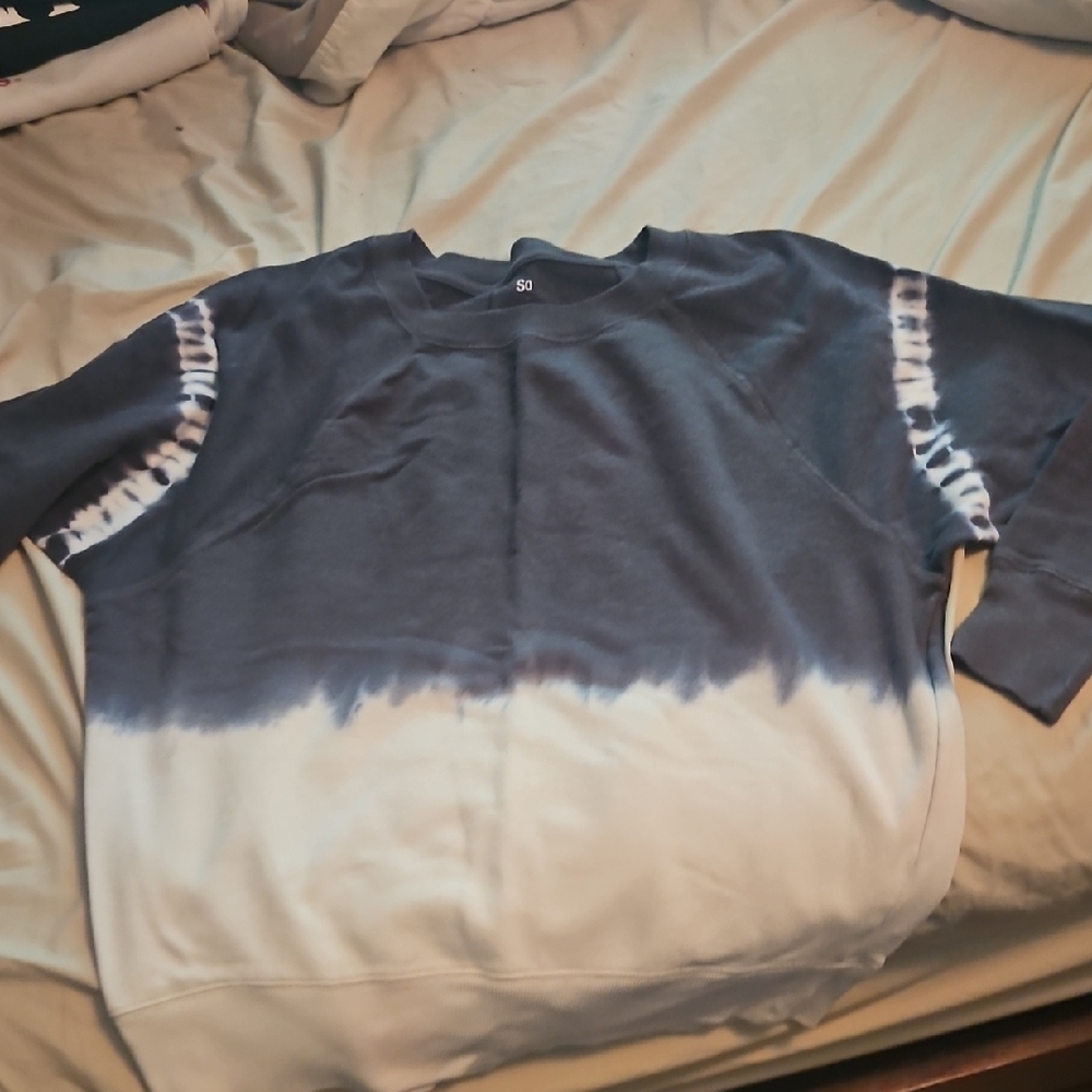 Gray and White Tie-Dye Sweatshirt